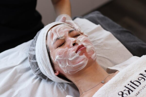 Facial Treatments 5 med